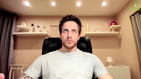 Snapshot of chriscarrey chatting on 26, 12, 2024 Chris online show from 26, 12, 2024