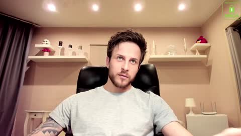 Snapshot of chriscarrey chatting on 12, 1, 2025 Chris online show from 12, 1, 2025