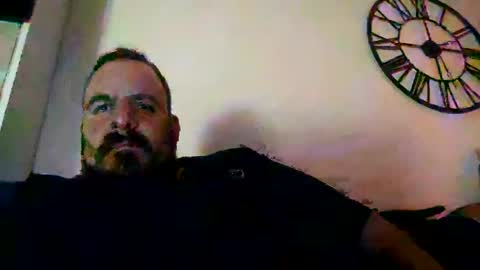 Snapshot of chrisole chatting on 20, 4, 2026 chris ole online show from 20, 4, 2026