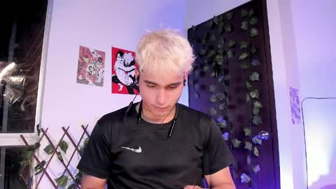 Christian Wang online show from 4, 4, 2026