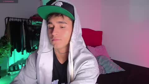 Snapshot of chriss_wg_ chatting on 17, 6, 2026 Christian Wang online show from 17, 6, 2026