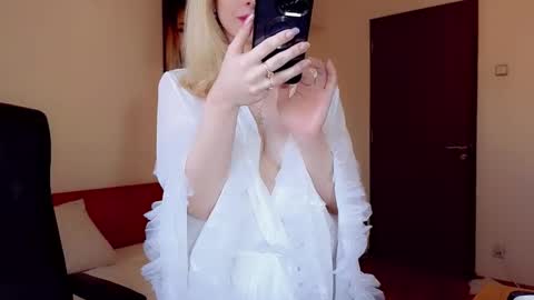 christihanson online show from 13, 2, 2025