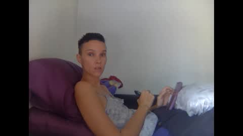 Snapshot of christinasaunters chatting on 24, 2, 2025 Christina Saunters online show from 24, 2, 2025