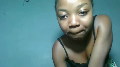 Snapshot of christine985 chatting on 23, 10, 2025 christine985 online show from 23, 10, 2025