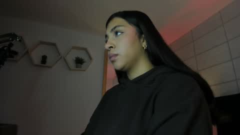 Snapshot of christine_harper chatting on 6, 11, 2025 Christine online show from 6, 11, 2025