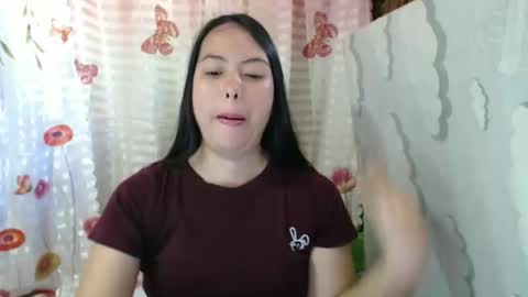 Snapshot of christine_scott chatting on 4, 12, 2024 christine_scott online show from 4, 12, 2024