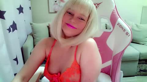 Christi online show from 5, 11, 2025