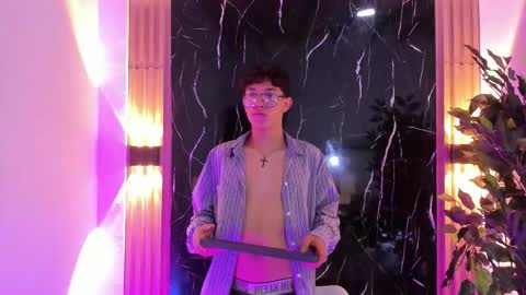 Chrisopher Hunter online show from 4, 2, 2026