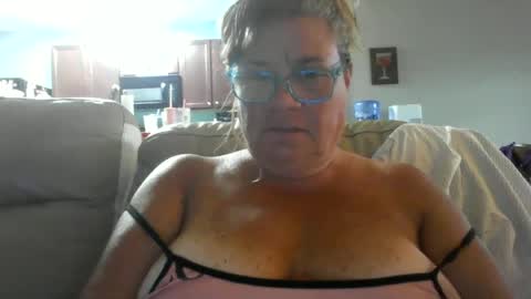 Snapshot of christopher_rain chatting on 1, 7, 2026 Christopher Rain online show from 1, 7, 2026