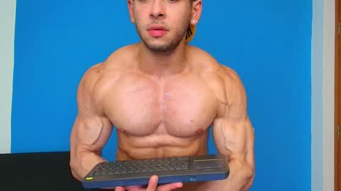 Snapshot of christopher_w chatting on 15, 12, 2024 Christopher online show from 15, 12, 2024