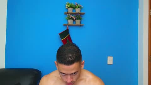 Snapshot of christopher_w chatting on 16, 12, 2024 Christopher online show from 16, 12, 2024