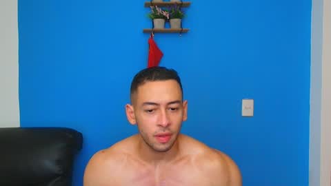 Snapshot of christopher_w chatting on 1, 1, 2025 Christopher online show from 1, 1, 2025