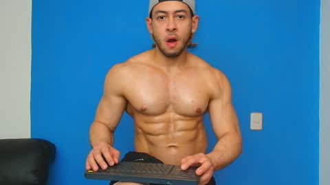 Snapshot of christopher_w chatting on 12, 1, 2025 Christopher online show from 12, 1, 2025