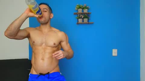 Snapshot of christopher_w chatting on 10, 9, 2025 Christopher online show from 10, 9, 2025