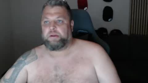 Snapshot of chrizz80 chatting on 19, 6, 2026 Chrizz online show from 19, 6, 2026