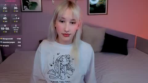 EvaBlonde TayaBrunette EliieBlack hair online show from 29, 3, 2026