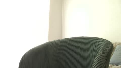 Gwendy Fox online show from 19, 1, 2025