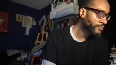 Snapshot of chronicle_of_biddick chatting on 21, 11, 2025 Vinny.D online show from 21, 11, 2025