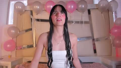 Snapshot of chrystal_jade chatting on 16, 10, 2025 instagram chrystaljade.1 online show from 16, 10, 2025