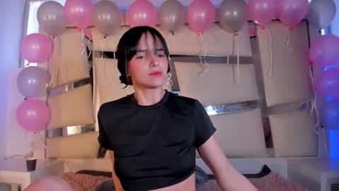 Snapshot of chrystal_jade chatting on 23, 10, 2025 instagram chrystaljade.1 online show from 23, 10, 2025