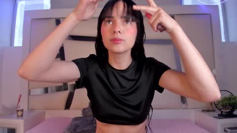 Snapshot of chrystal_jade chatting on 29, 11, 2025 instagram chrystaljade.1 online show from 29, 11, 2025