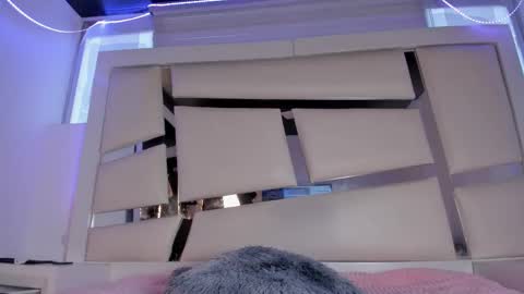 instagram chrystaljade.1 online show from 20, 2, 2026