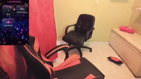 Snapshot of chubby_sex96 chatting on 15, 10, 2025 kate online show from 15, 10, 2025