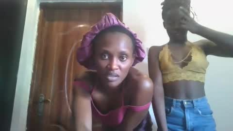 Snapshot of chyna_baibe chatting on 2, 10, 2025 chyna_baibe online show from 2, 10, 2025