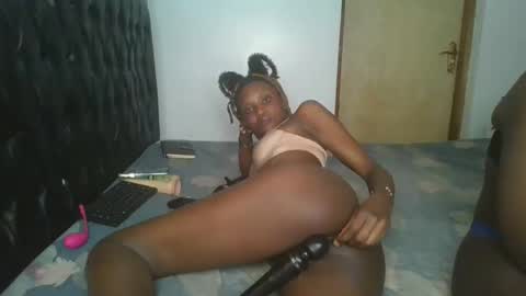 Snapshot of chyna_baibe chatting on 3, 10, 2025 chyna_baibe online show from 3, 10, 2025
