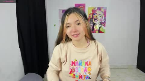 Snapshot of cici_sparks chatting on 14, 11, 2025 alicia online show from 14, 11, 2025