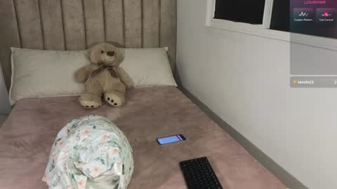 Snapshot of cielo_18d chatting on 2, 8, 2026 Mia online show from 2, 8, 2026