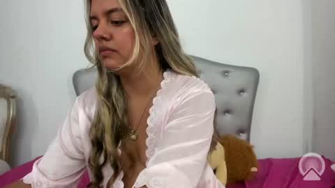 Snapshot of cielo_sky_blue chatting on 13, 6, 2026 Azul online show from 13, 6, 2026