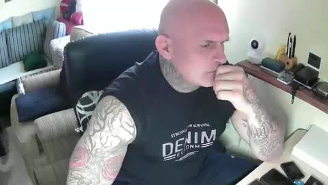 cikakure16081976 online show from 6, 2, 2025