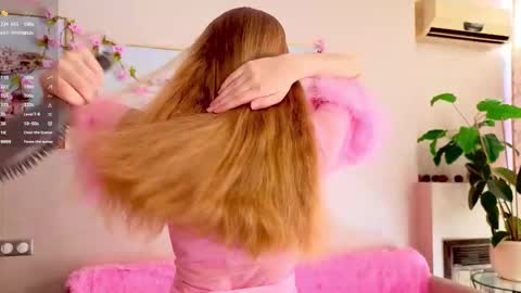 Snapshot of cindyreming01 chatting on 12, 9, 2025 indy online show from 12, 9, 2025