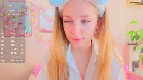 Snapshot of cindyreming01 chatting on 16, 9, 2025 indy online show from 16, 9, 2025