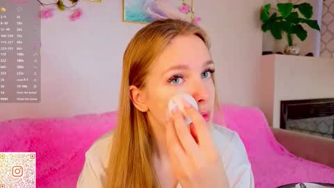 Snapshot of cindyreming01 chatting on 5, 10, 2025 indy online show from 5, 10, 2025