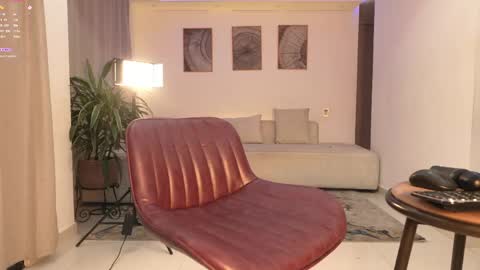 cinnamon__criss online show from 9, 4, 2026