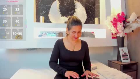 Cinthya  online show from 25, 10, 2025