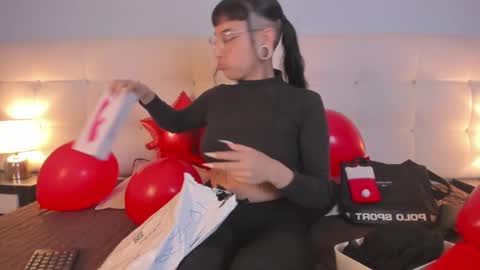 Cintya online show from 18, 2, 2025