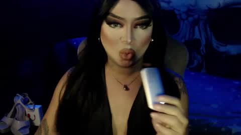 Snapshot of cj_parker69 chatting on 5, 11, 2025 QUEEN CESS online show from 5, 11, 2025