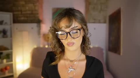 Clara smile online show from 21, 2, 2025