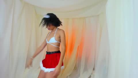 Snapshot of clara_tenssio chatting on 19, 12, 2024 Clara online show from 19, 12, 2024