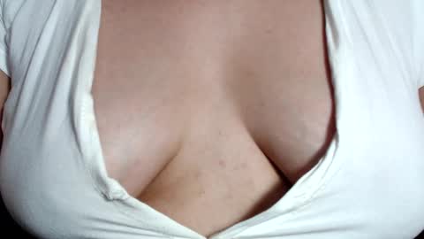 Snapshot of claraaa___ chatting on 15, 1, 2025 CLARA AT YOUR SERVICE online show from 15, 1, 2025