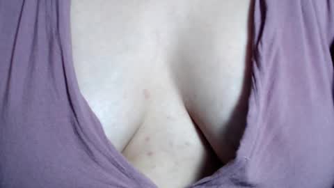 Snapshot of claraaa___ chatting on 10, 2, 2025 CLARA AT YOUR SERVICE online show from 10, 2, 2025