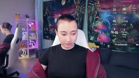 Snapshot of clarabenson chatting on 12, 9, 2025 clarabenson online show from 12, 9, 2025