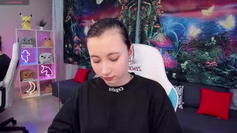 Snapshot of clarabenson chatting on 14, 10, 2025 clarabenson online show from 14, 10, 2025