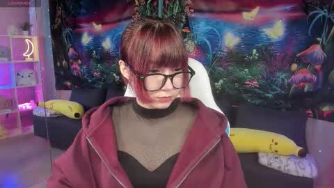 Snapshot of clarabenson chatting on 14, 11, 2025 clarabenson online show from 14, 11, 2025