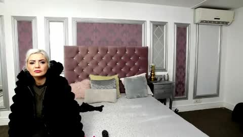 Snapshot of claragarner chatting on 1, 12, 2024 Clara online show from 1, 12, 2024