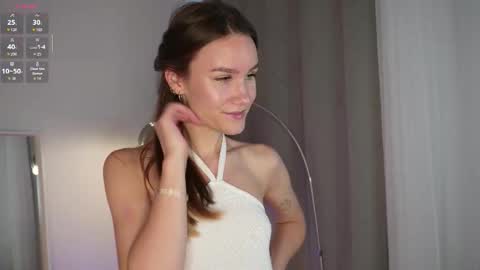 Snapshot of clare_ff chatting on 8, 10, 2025 Claire online show from 8, 10, 2025