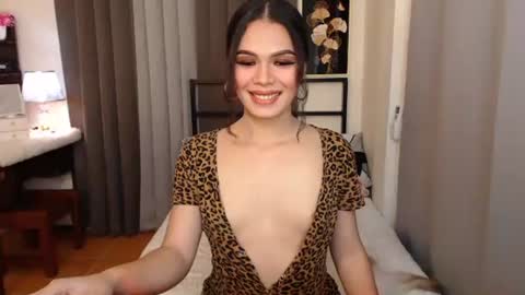 maika online show from 13, 9, 2025